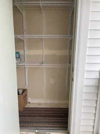 $1,950 | 1517 Silverstone Drive, Unit 1517, Carpentersville, IL 60110