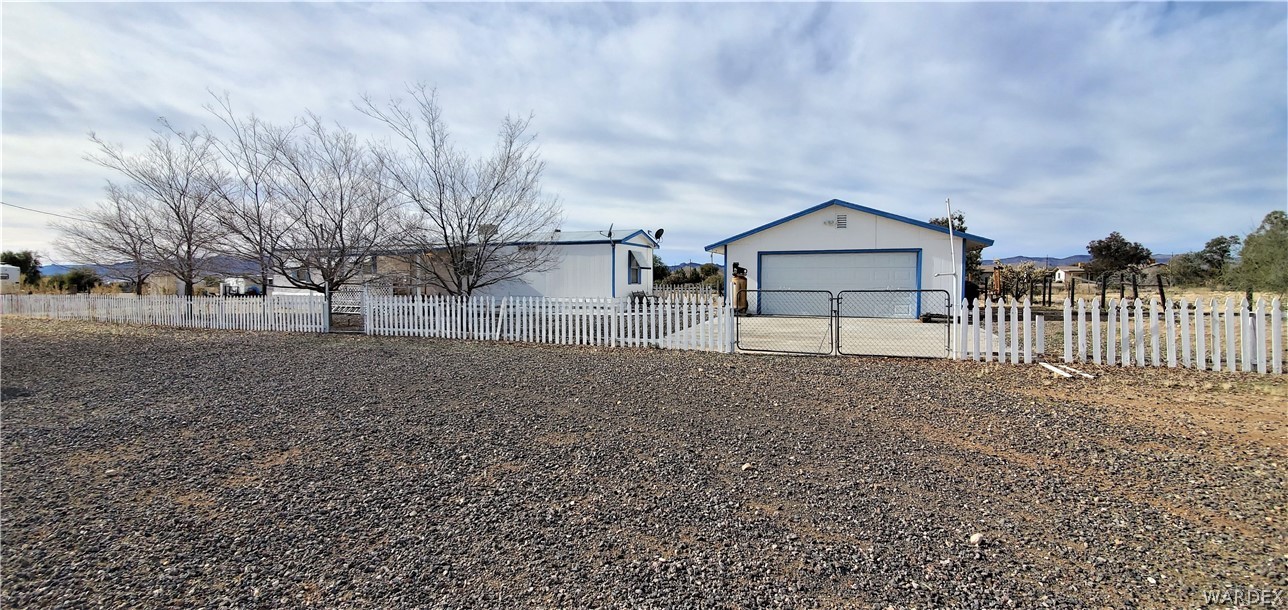 3637 Salt Road Golden Valley, AZ 86413 - Photo 3 of 31