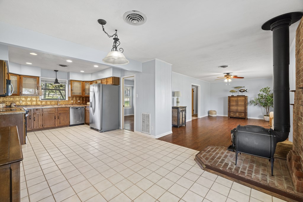 20 Oak Haven Road Fredericksburg, TX 78624 - Photo 8 of 27 KITCHEN/BREAKFAST DINING AREA