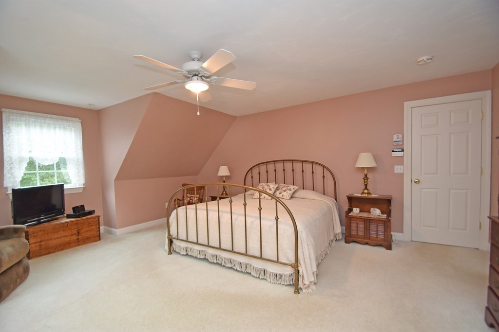 42 Miscoe Road Mendon, MA 01756 - Photo 12 of 23 Gallery Image 12