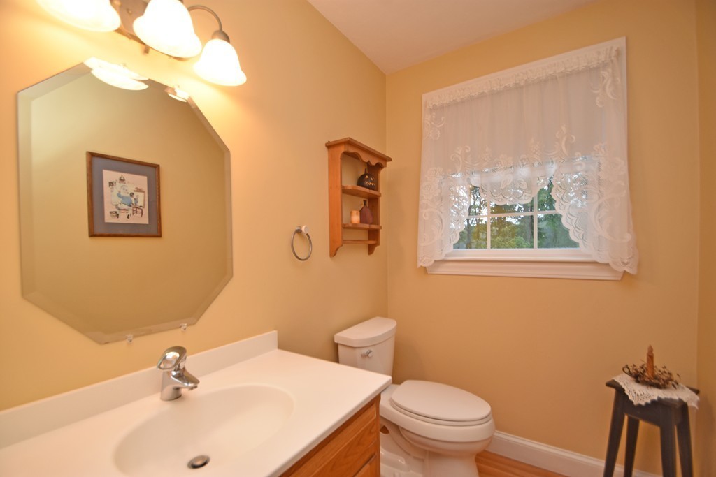 42 Miscoe Road Mendon, MA 01756 - Photo 10 of 23 Gallery Image 10