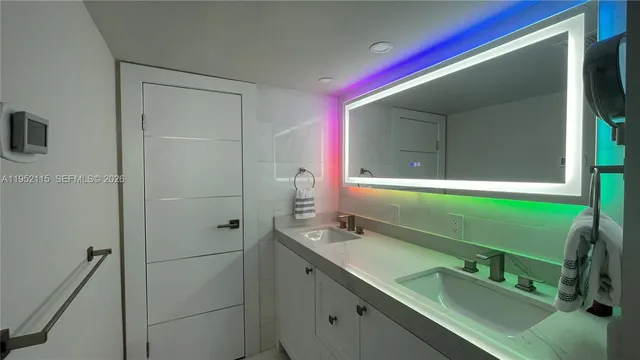 $4,950 | 5701 Collins Avenue, Unit 1221, Miami Beach, FL 33140