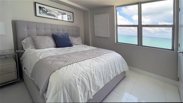 $4,950 | 5701 Collins Avenue, Unit 1221, Miami Beach, FL 33140