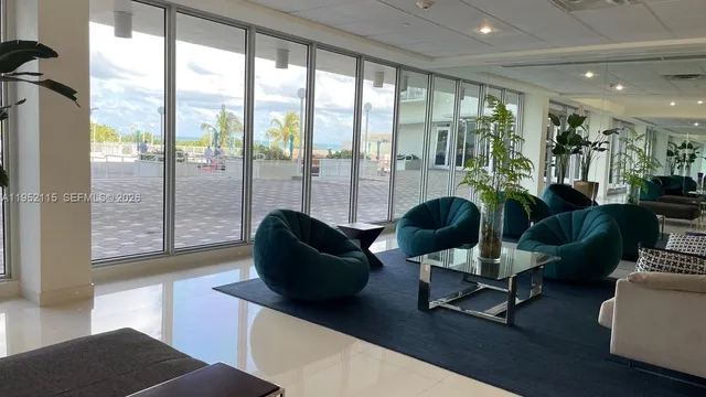 $4,950 | 5701 Collins Avenue, Unit 1221, Miami Beach, FL 33140