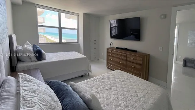 $4,950 | 5701 Collins Avenue, Unit 1221, Miami Beach, FL 33140