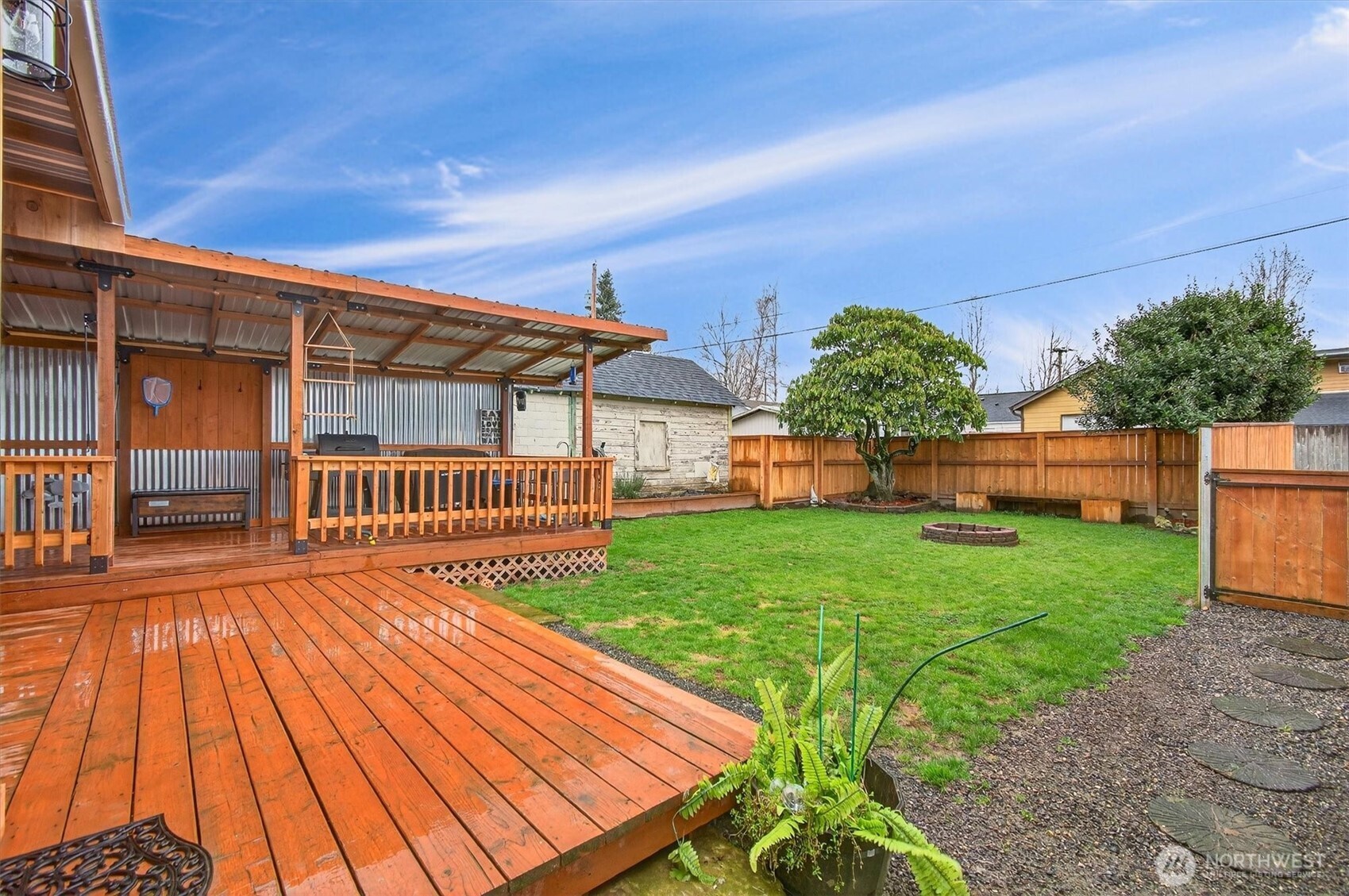 1210 8th Avenue Longview, WA 98632 - Photo 32 of 37 front view of a house with a patio