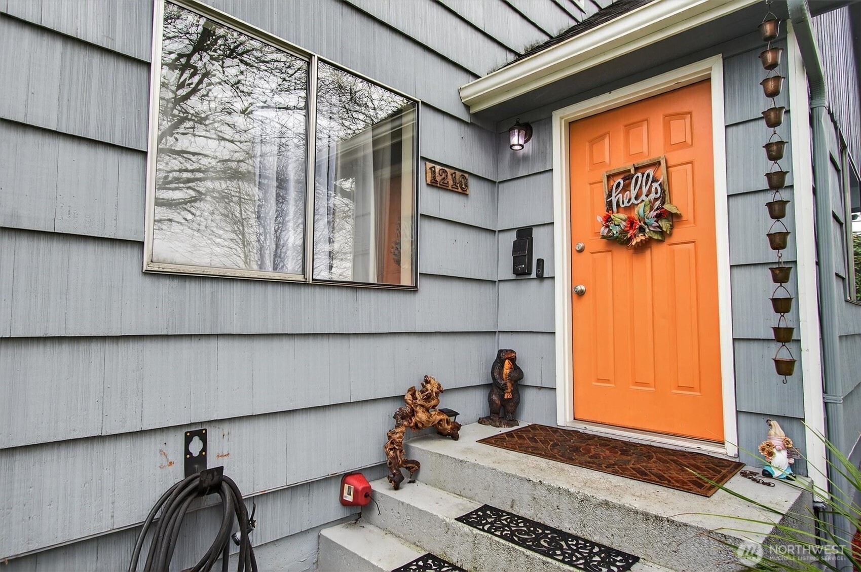 1210 8th Avenue Longview, WA 98632 - Photo 4 of 37 a bedroom with a bed and a window