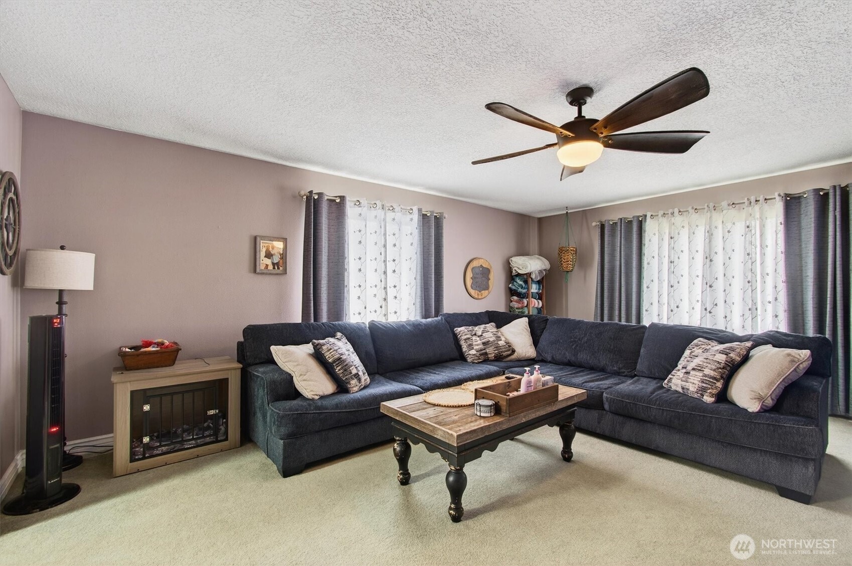 1210 8th Avenue Longview, WA 98632 - Photo 8 of 37 a living room with furniture and a window