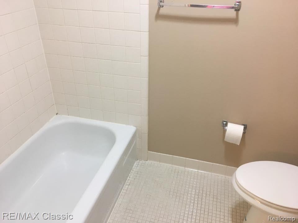 24812 Olde Orchard Novi, MI 48375 - Photo 12 of 13