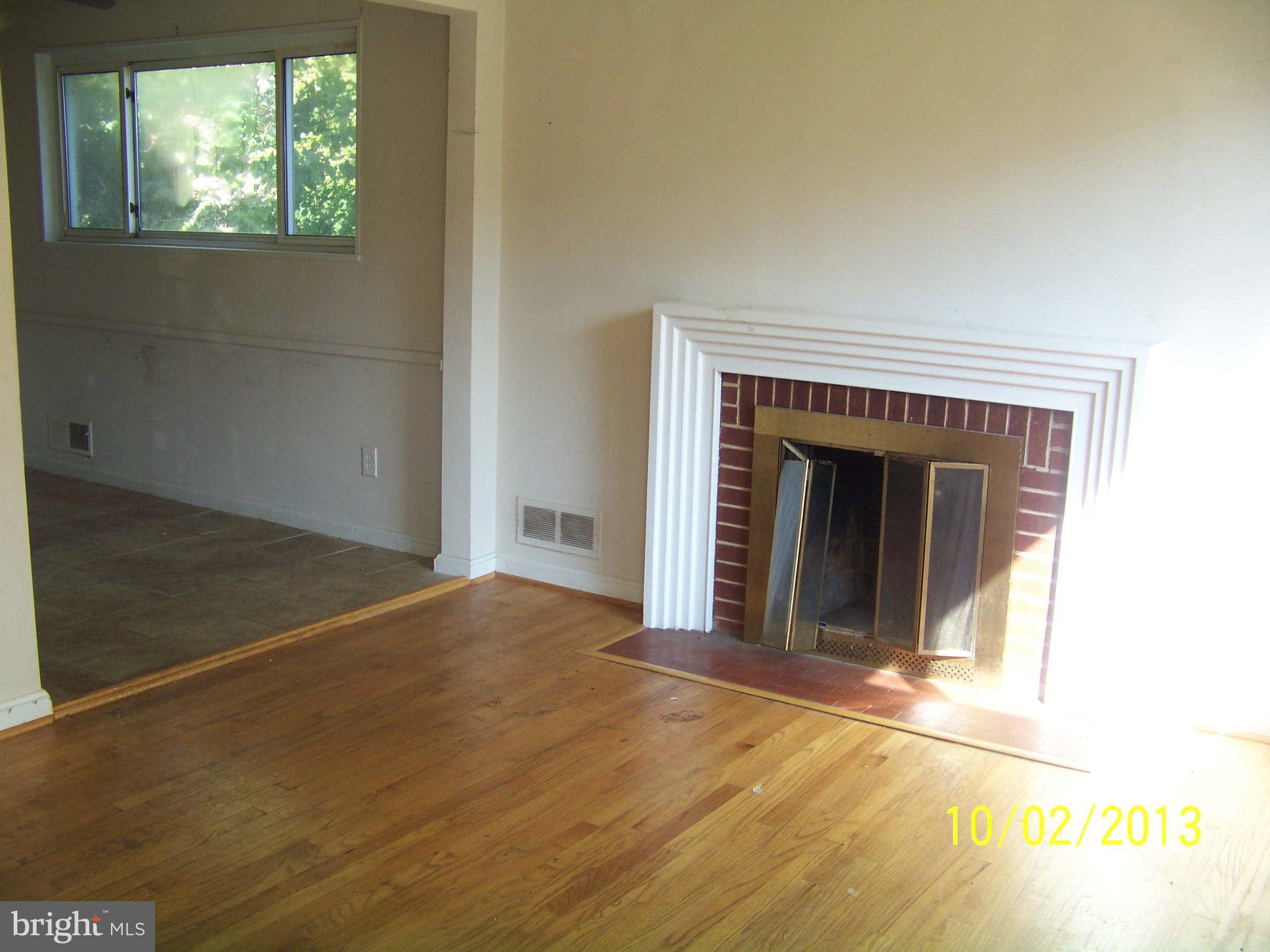 3925 Weller Road Silver Spring, MD 20906 - Photo 2 of 17 Living Room