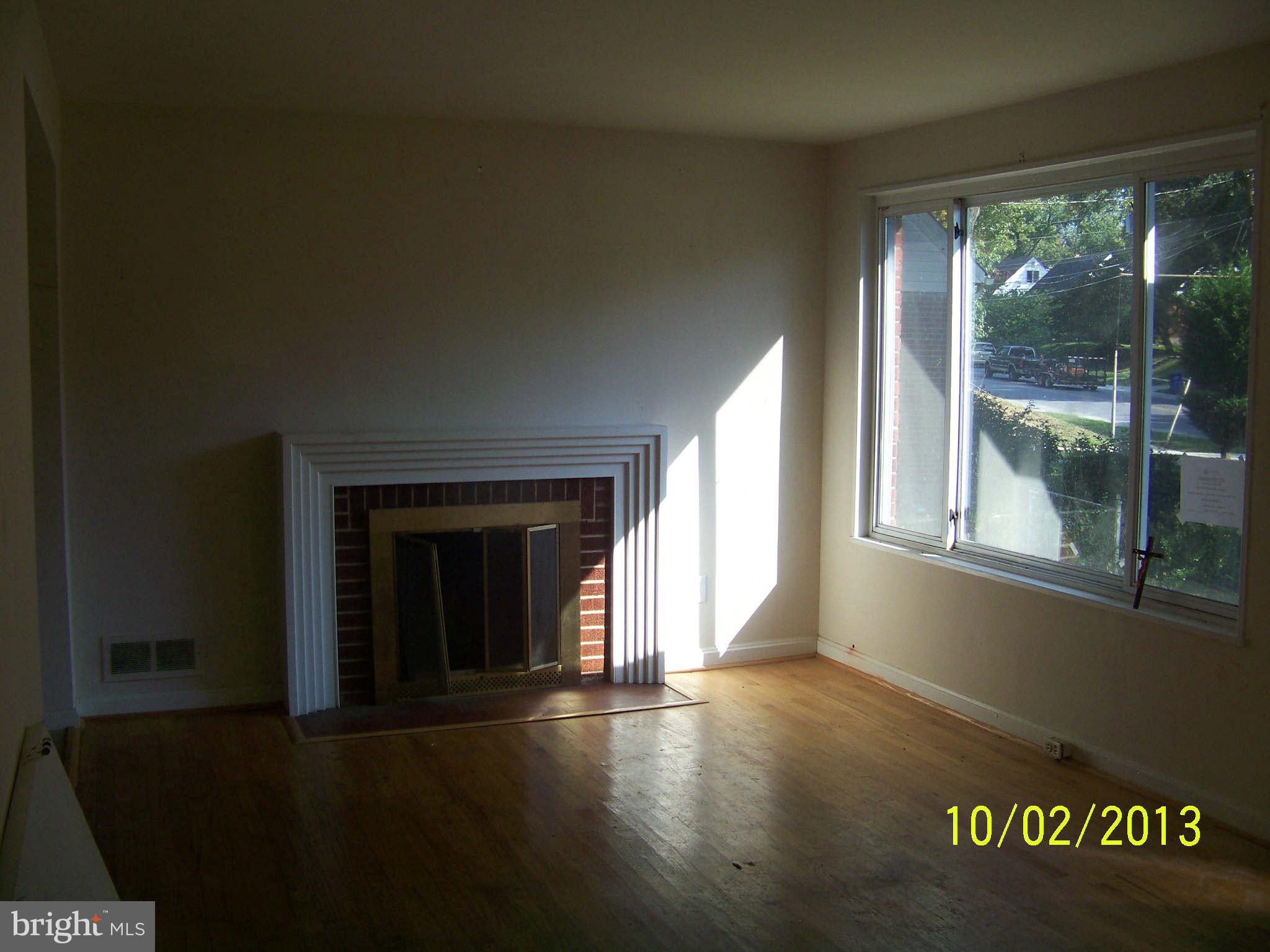 3925 Weller Road Silver Spring, MD 20906 - Photo 3 of 17 Living Room