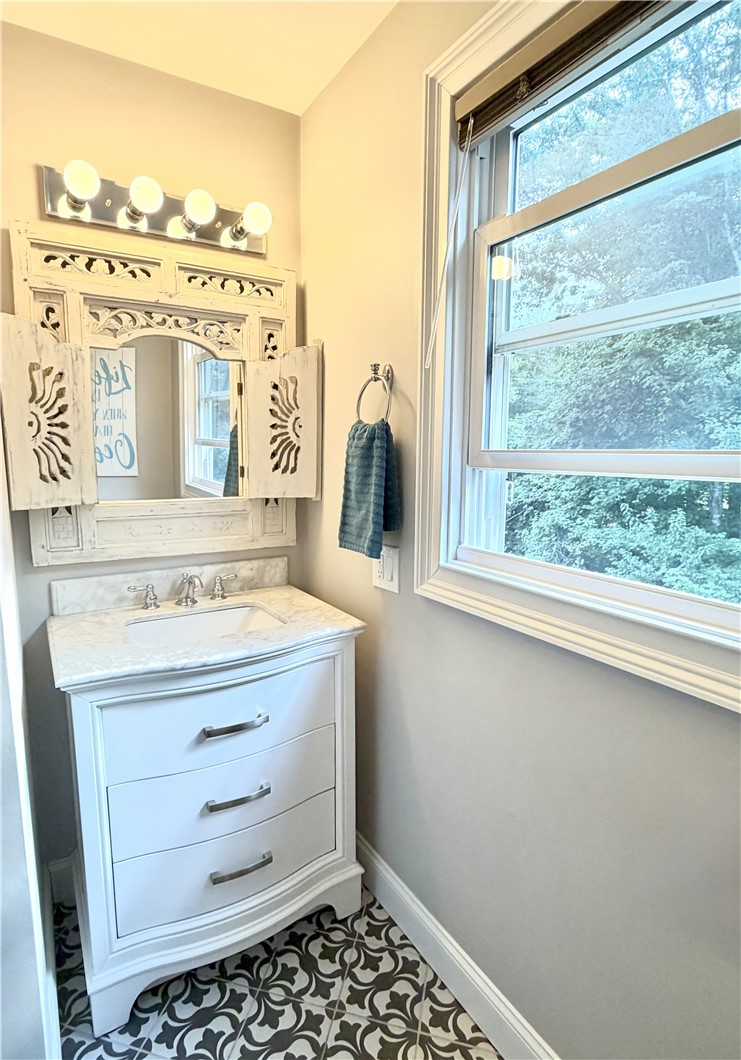 1370 Boston Neck Road Narragansett, RI 02874 - Photo 13 of 29 Gallery Image 13