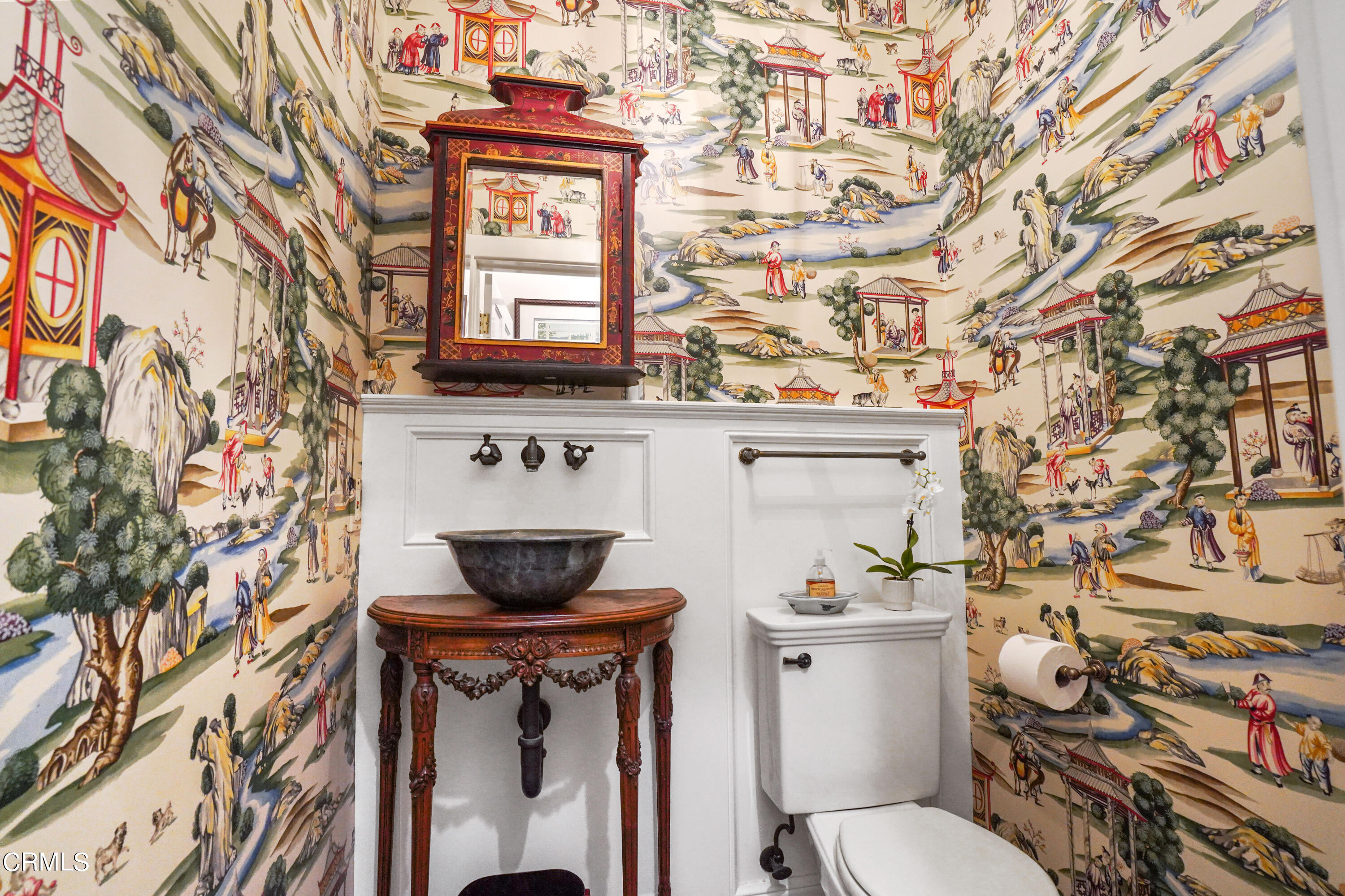 512 Arroyo Square South Pasadena, CA 91030 - Photo 13 of 55 a bathroom with a toilet and a sink