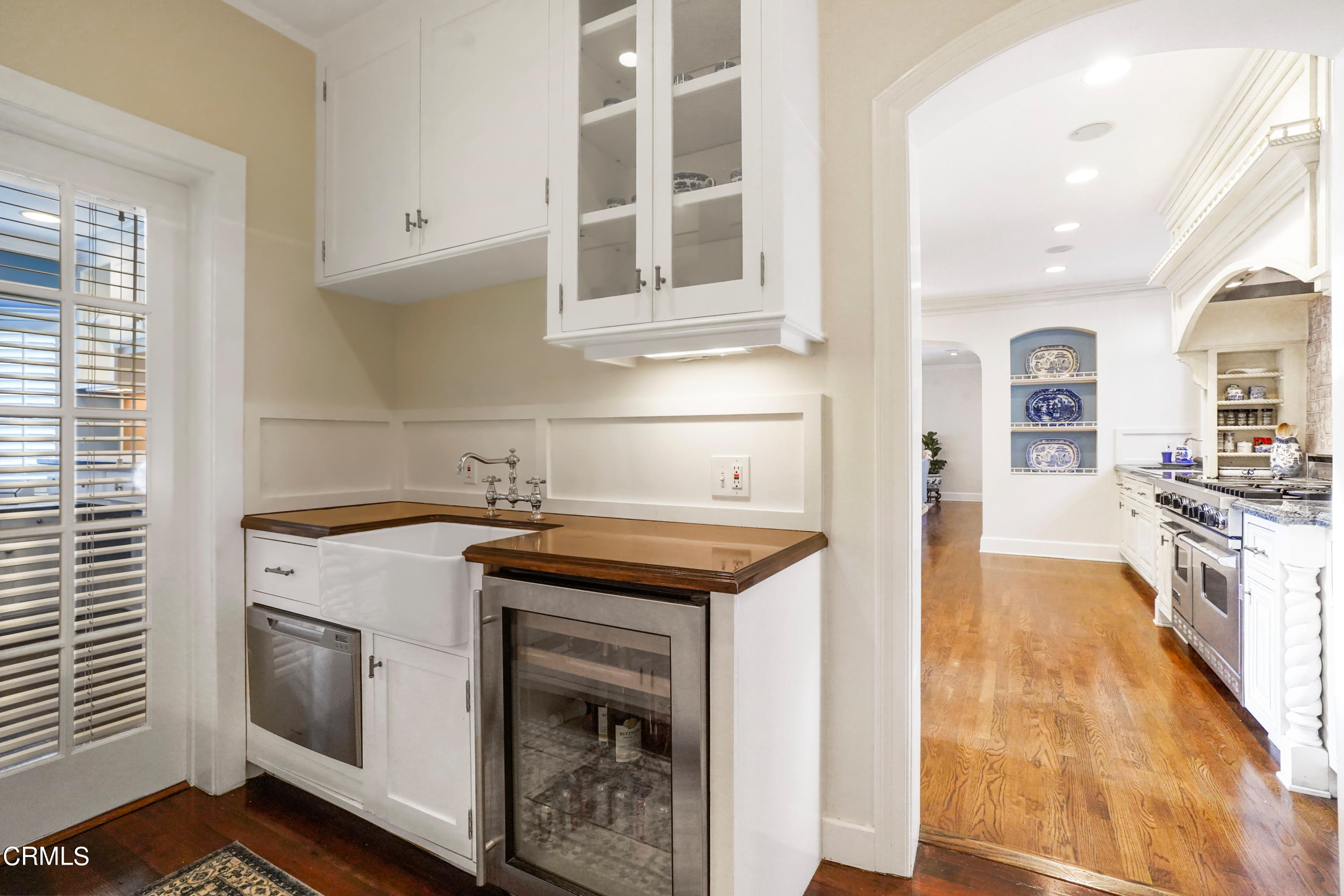512 Arroyo Square South Pasadena, CA 91030 - Photo 15 of 55 a kitchen with granite countertop a sink and a stove