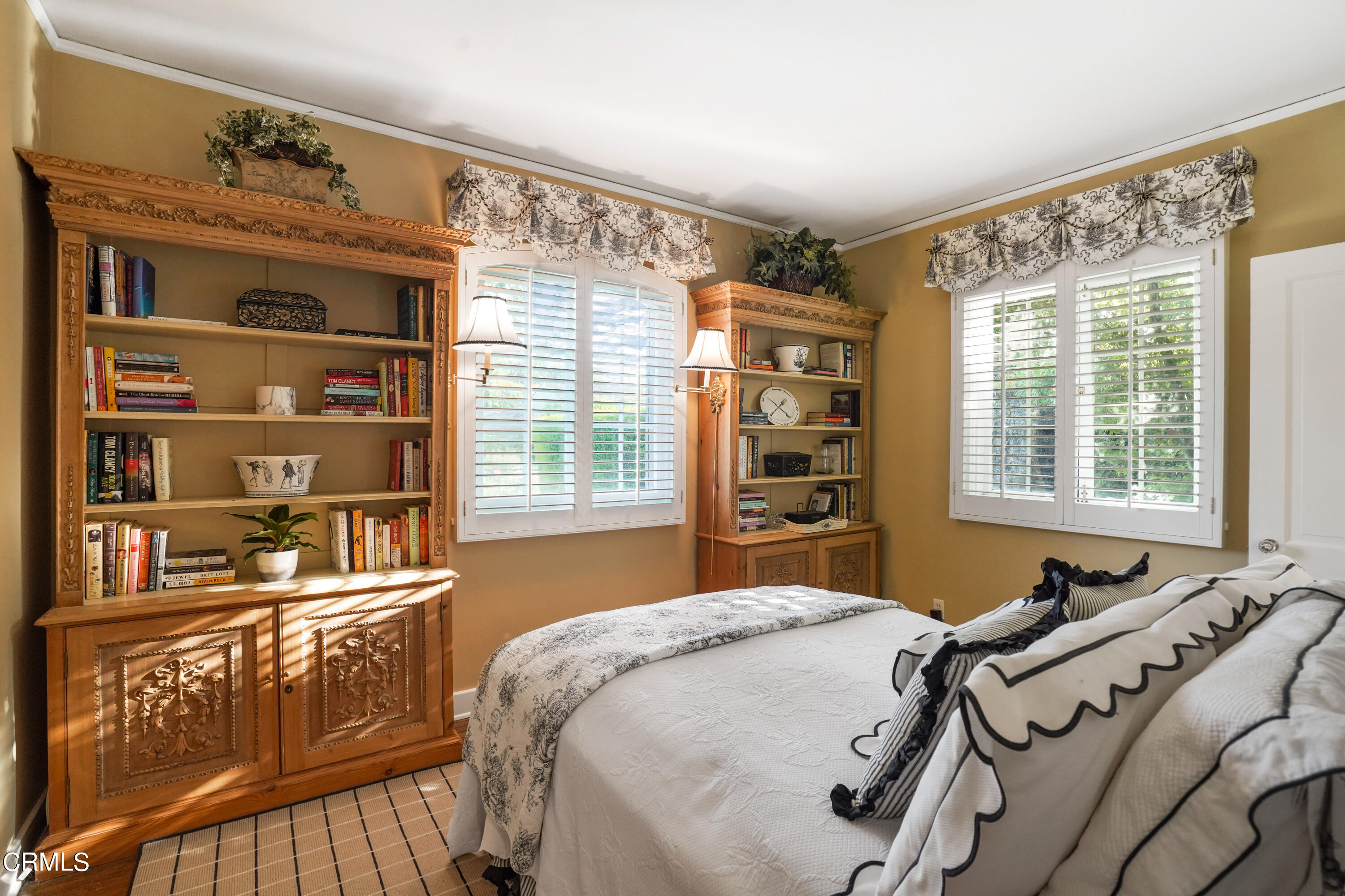 512 Arroyo Square South Pasadena, CA 91030 - Photo 26 of 55 a bedroom with a bed and a window