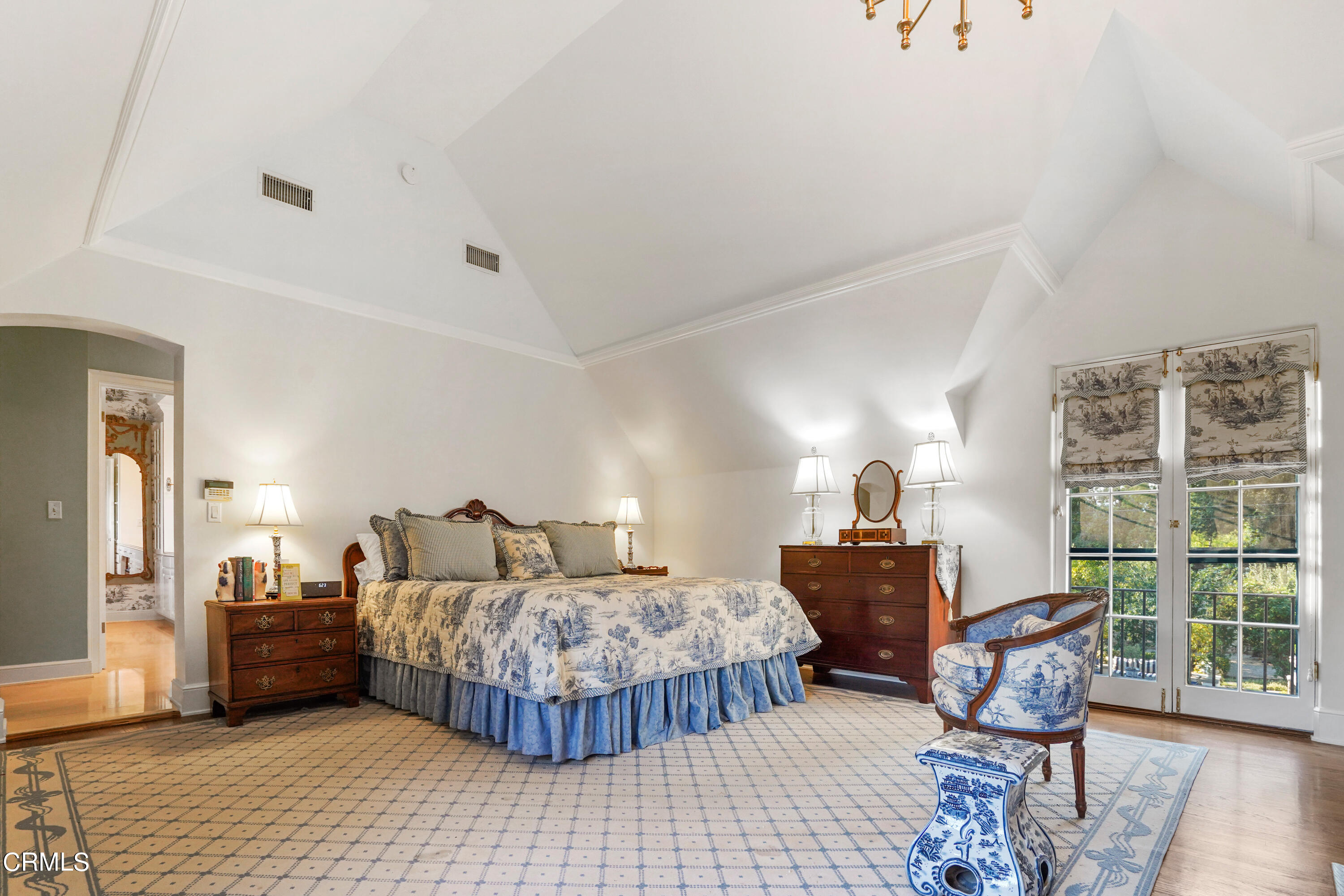 512 Arroyo Square South Pasadena, CA 91030 - Photo 29 of 55 a living room with furniture and a large window