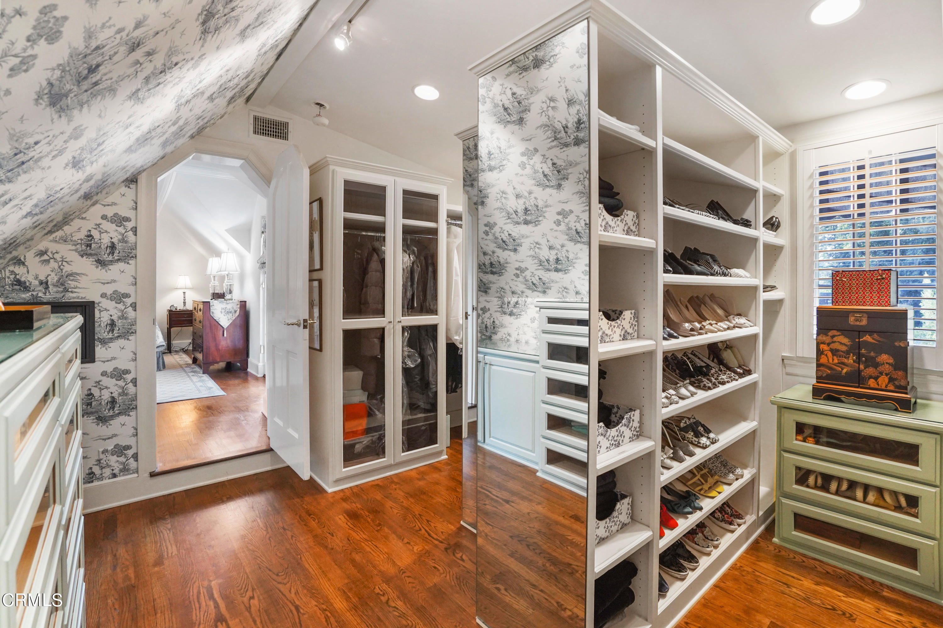 512 Arroyo Square South Pasadena, CA 91030 - Photo 30 of 55 a view of livingroom with furniture and wooden floor