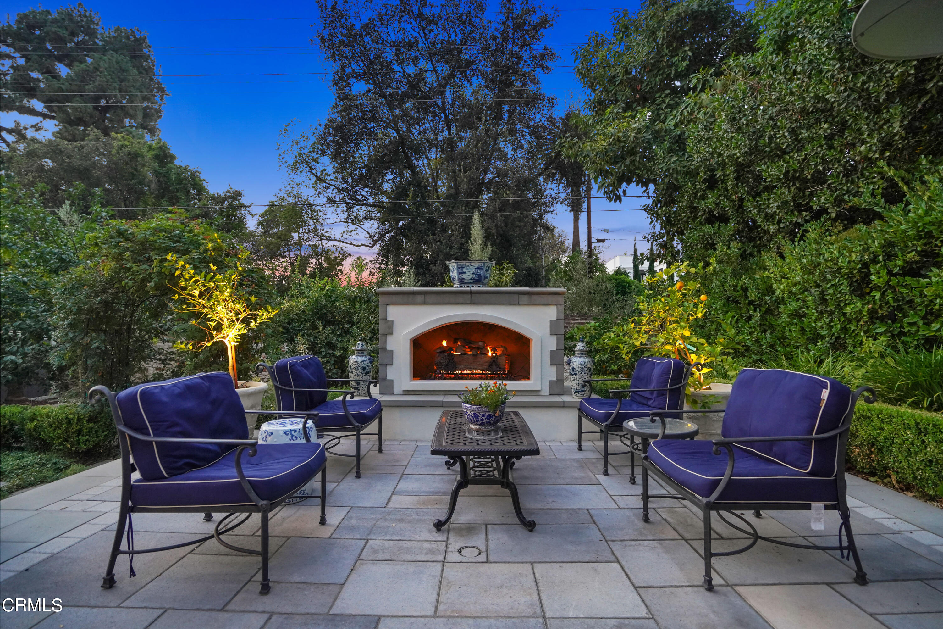 512 Arroyo Square South Pasadena, CA 91030 - Photo 50 of 55 a building outdoor space with patio furniture