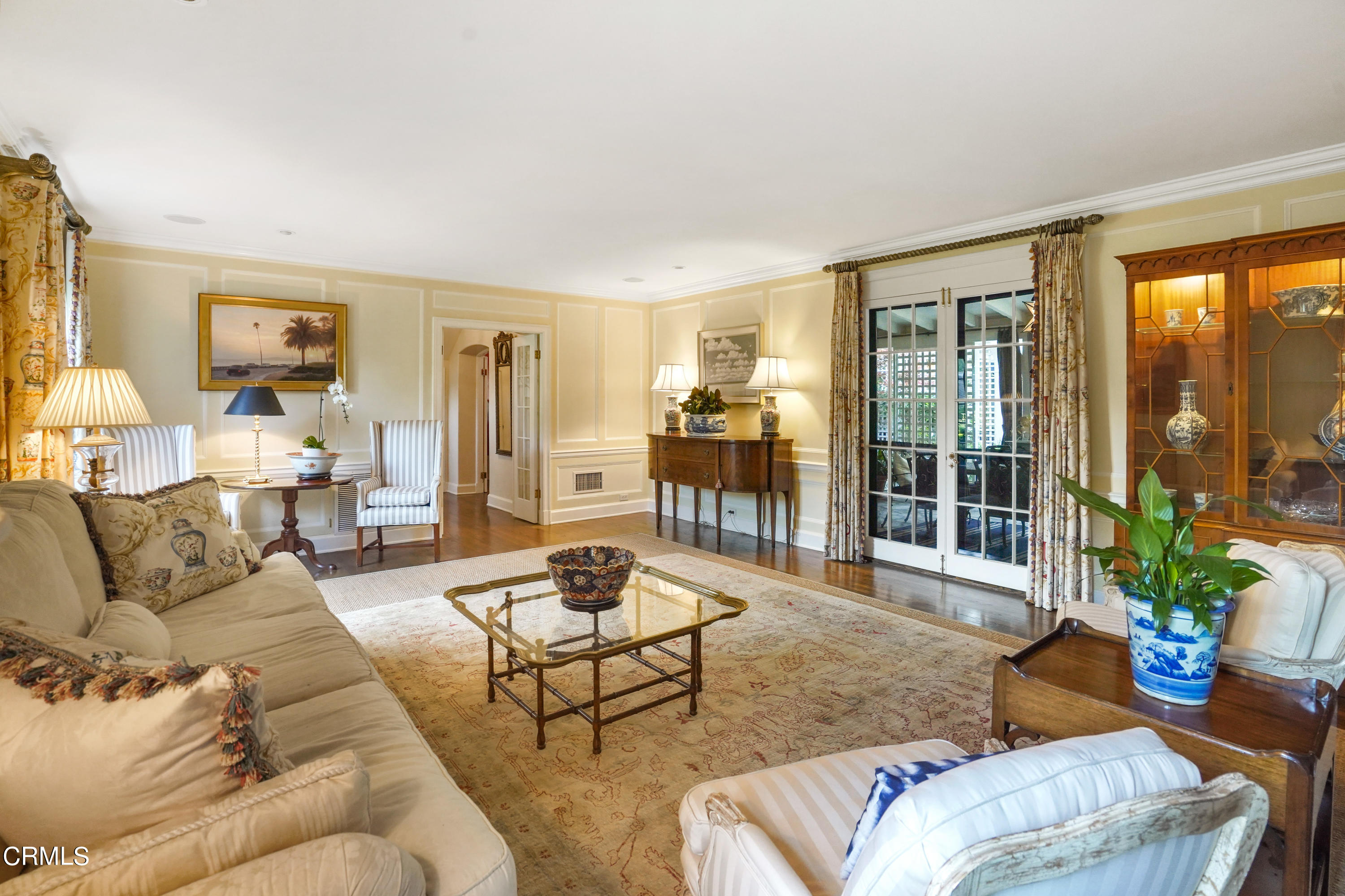 512 Arroyo Square South Pasadena, CA 91030 - Photo 7 of 55 a living room with furniture and a potted plant