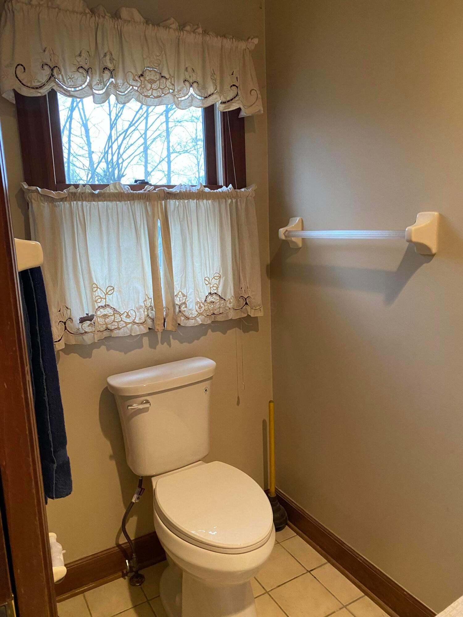 3420 Pine Ridge Drive Lewis Center, OH 43035 - Photo 10 of 31 Bathroom in Master Suite