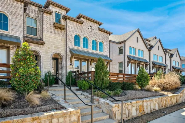 $384,900 | 400 Blue Crk Cove, McKinney, TX 75071