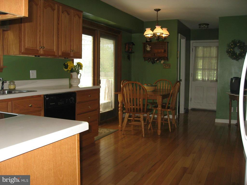 4100 London Bridge Road Sykesville, MD 21784 - Photo 8 of 25 Kitchen