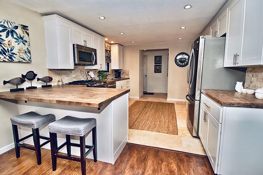 119 Martin Road Pittsburgh, PA 15237 - Photo 8 of 22 Fabulous updated kitchen