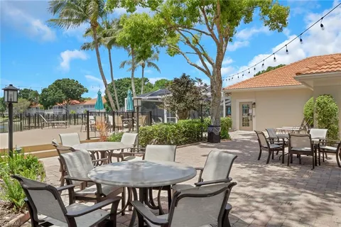 $530,000 | 7648 Oleander Gate Drive, Unit H202, Naples, FL 34109