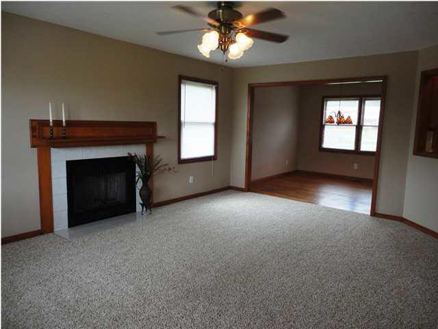 6116 Fitzgerald Road Evansville, IN 47715 - Photo 2 of 23