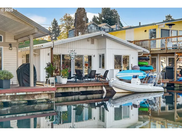 a view of house with outdoor seating space