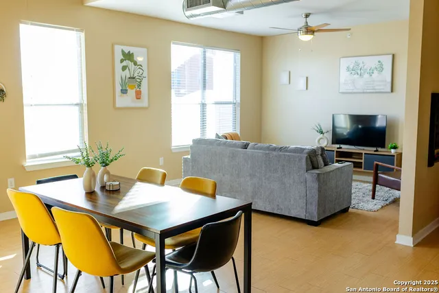 $2,300 | 939 South Frio Street, Unit 4322, San Antonio, TX 78207