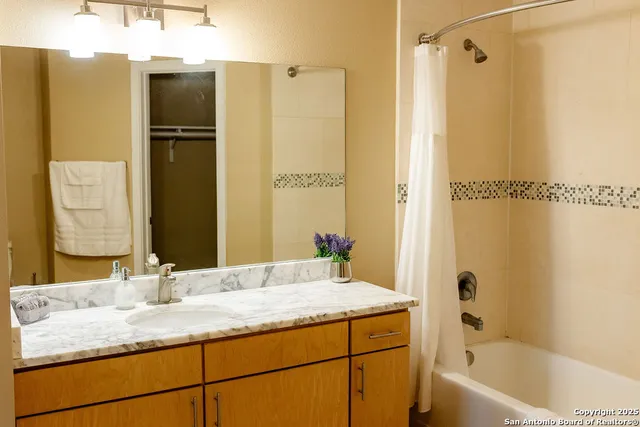 $2,300 | 939 South Frio Street, Unit 4322, San Antonio, TX 78207