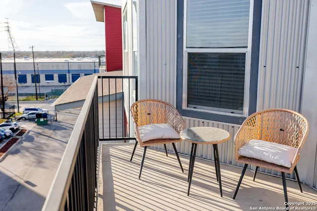 $2,300 | 939 South Frio Street, Unit 4322, San Antonio, TX 78207