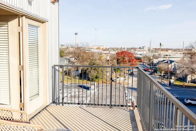 $2,300 | 939 South Frio Street, Unit 4322, San Antonio, TX 78207