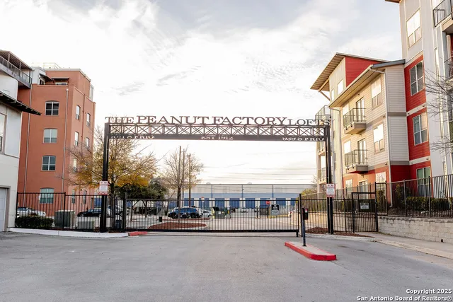 $2,300 | 939 South Frio Street, Unit 4322, San Antonio, TX 78207