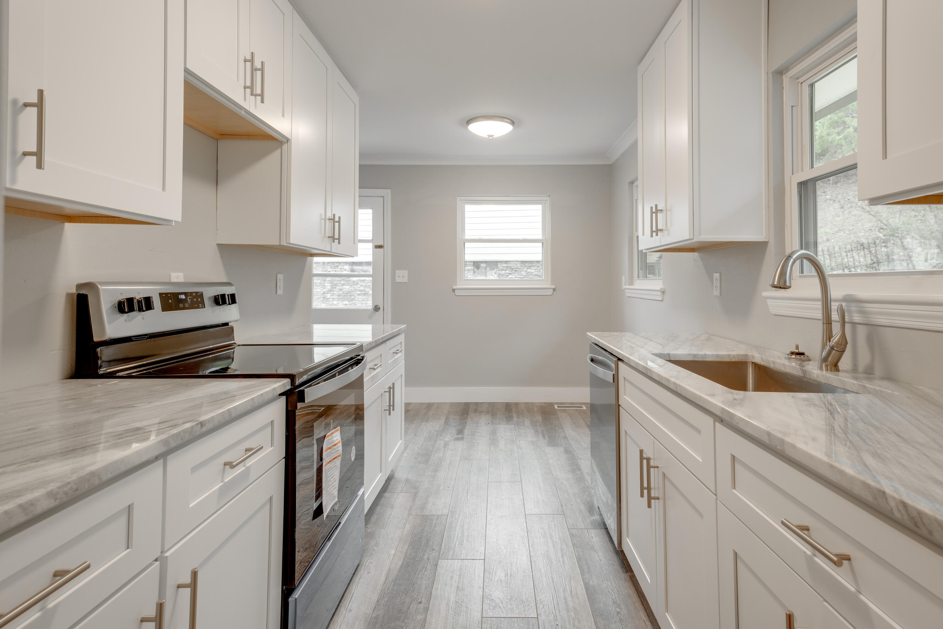 1113 Fernway Road Chattanooga, TN 37405 - Photo 13 of 33 DSC_8060