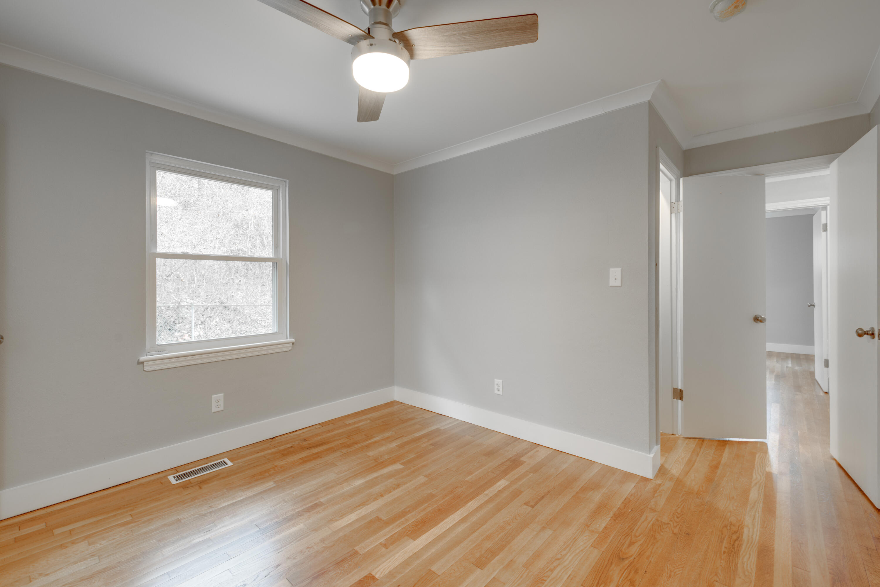 1113 Fernway Road Chattanooga, TN 37405 - Photo 16 of 33 DSC_8069