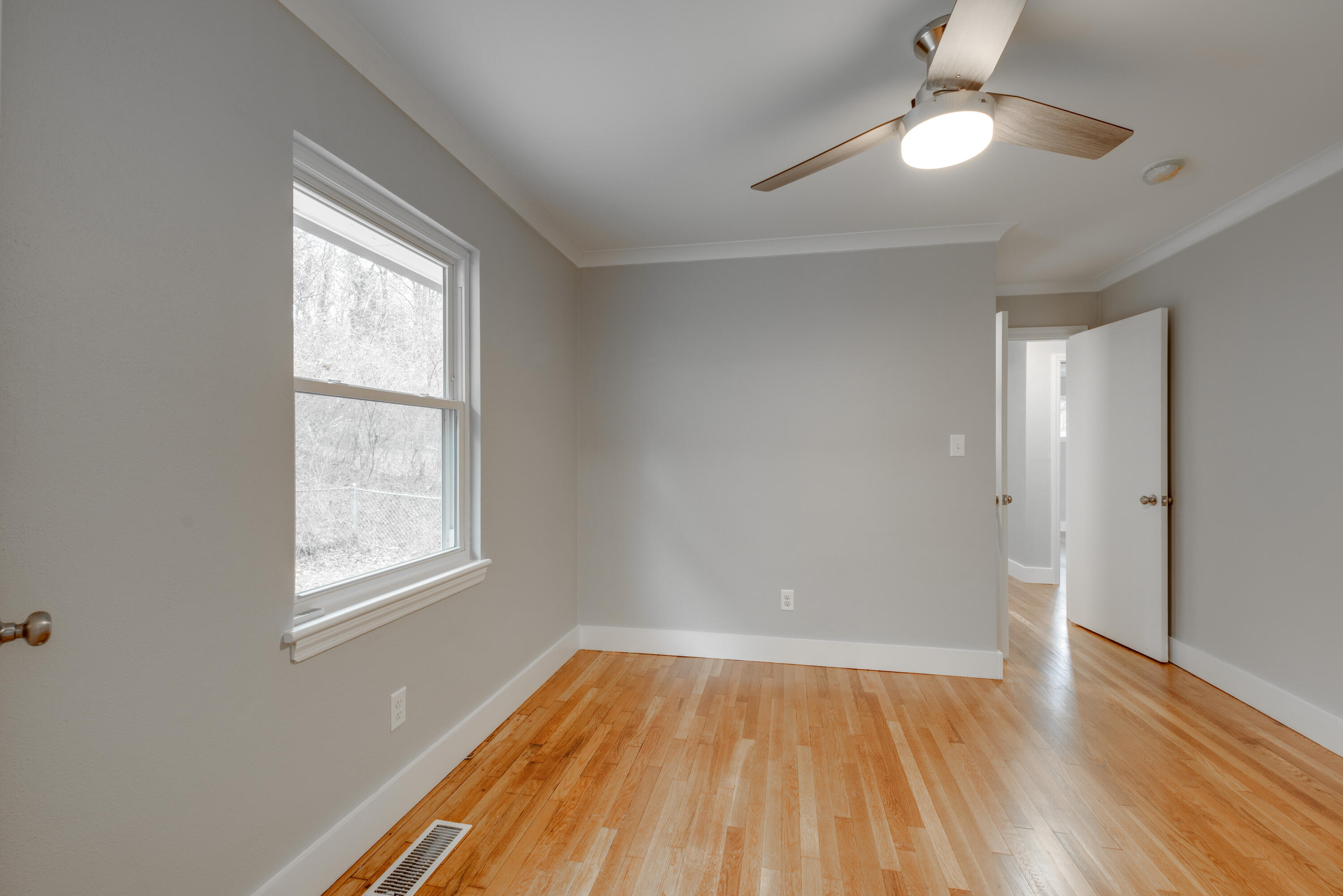 1113 Fernway Road Chattanooga, TN 37405 - Photo 17 of 33 DSC_8066