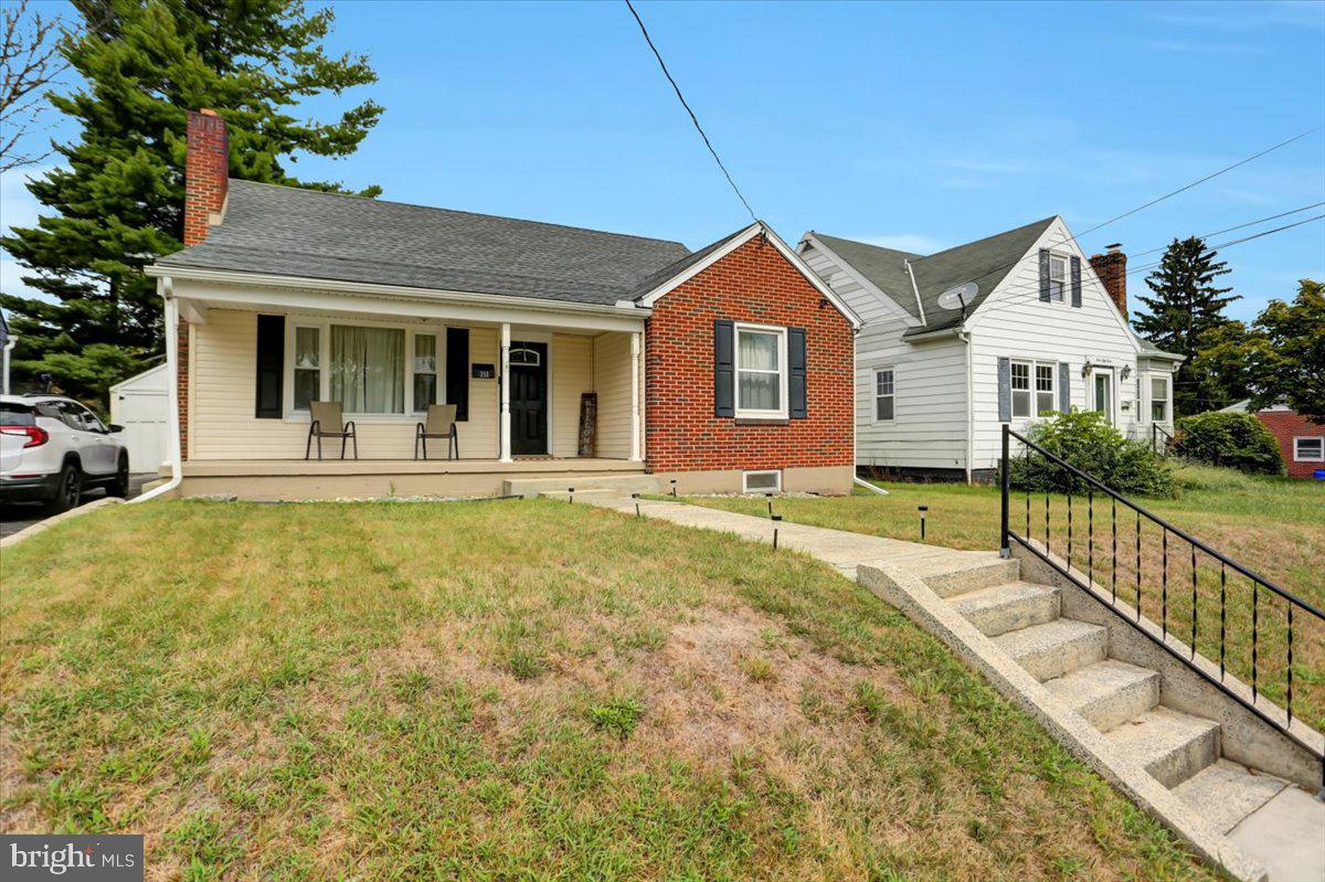 351 Devonshire Road Hagerstown, MD 21740 - Photo 4 of 45 Gallery Image 4