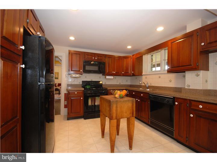 527 Riverview Road Swarthmore, PA 19081 - Photo 11 of 25 Kitchen