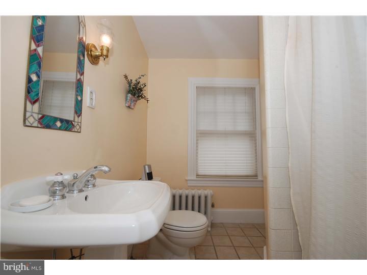 527 Riverview Road Swarthmore, PA 19081 - Photo 21 of 25 Bathroom