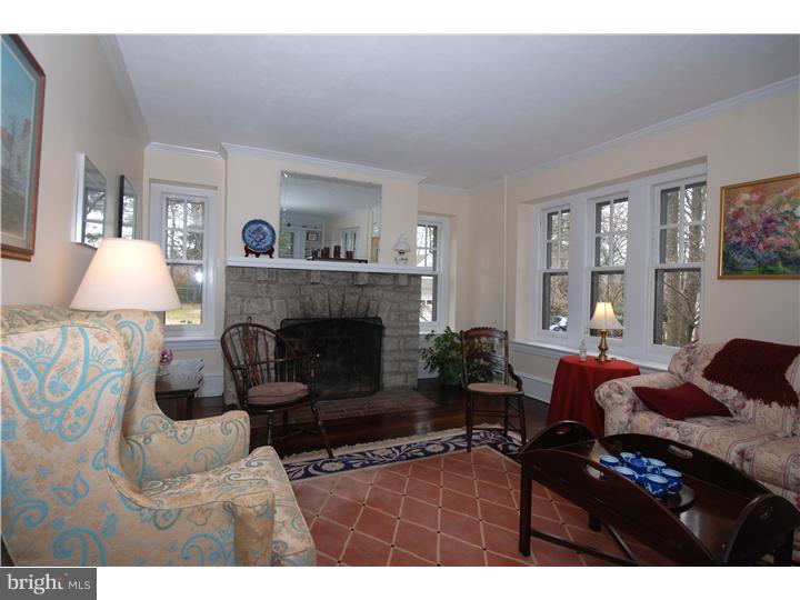 527 Riverview Road Swarthmore, PA 19081 - Photo 4 of 25 Living Room
