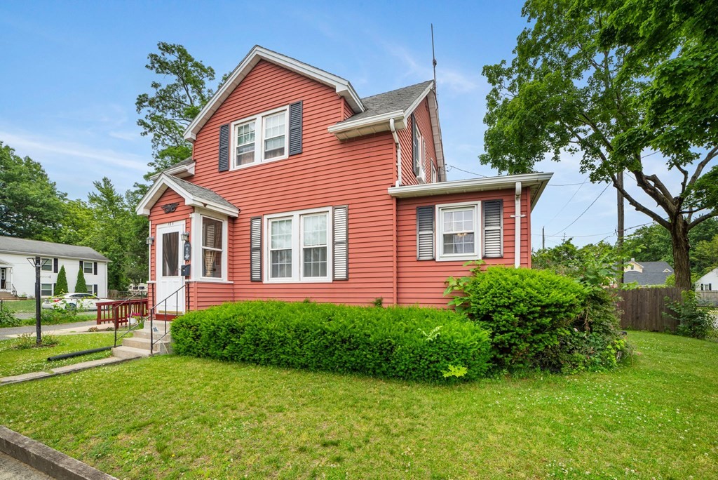 135 Wilber Street Springfield, MA 01104 - Photo 2 of 37