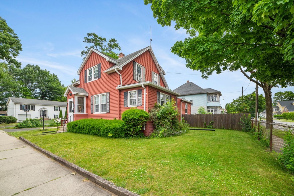 135 Wilber Street Springfield, MA 01104 - Photo 3 of 37