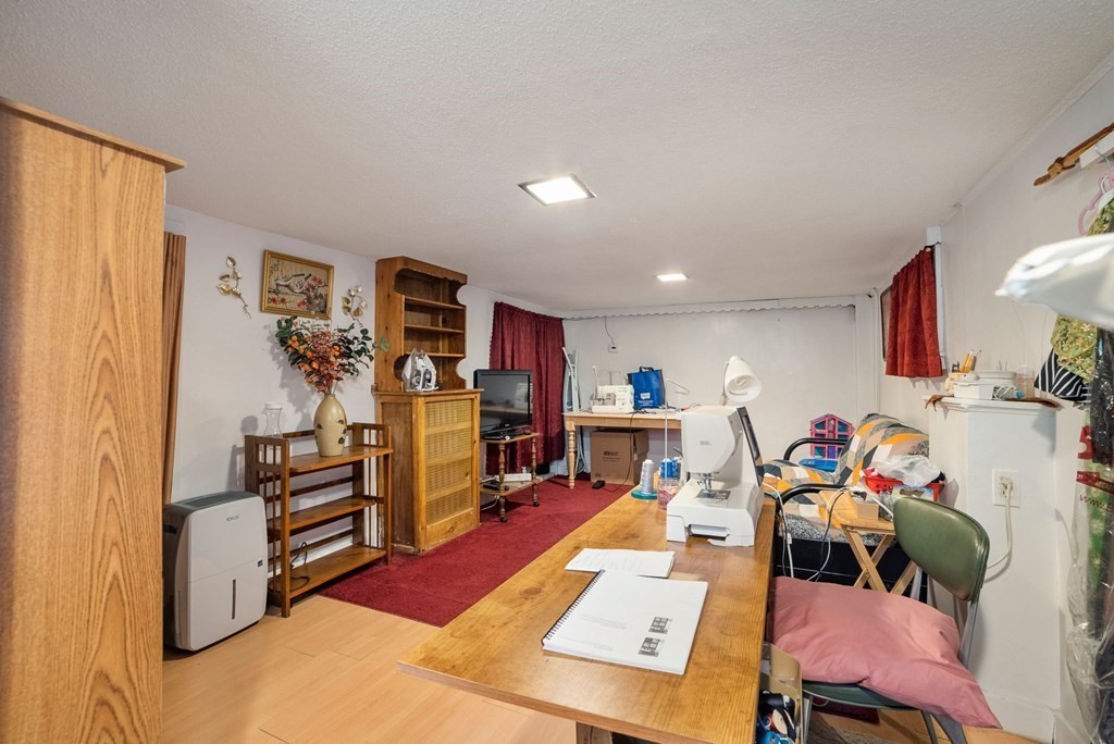 135 Wilber Street Springfield, MA 01104 - Photo 34 of 37