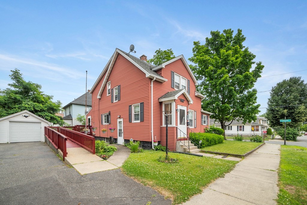 135 Wilber Street Springfield, MA 01104 - Photo 4 of 37