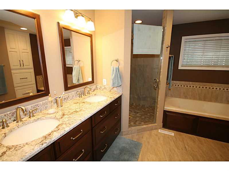 893 Rocky Ford Road Columbus, IN 47203 - Photo 11 of 24 Gallery Image 11