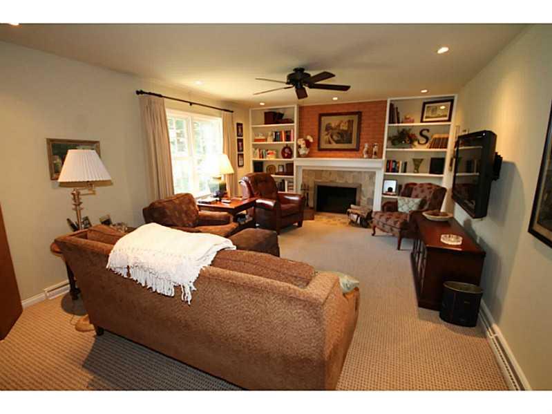 893 Rocky Ford Road Columbus, IN 47203 - Photo 6 of 24 Gallery Image 6