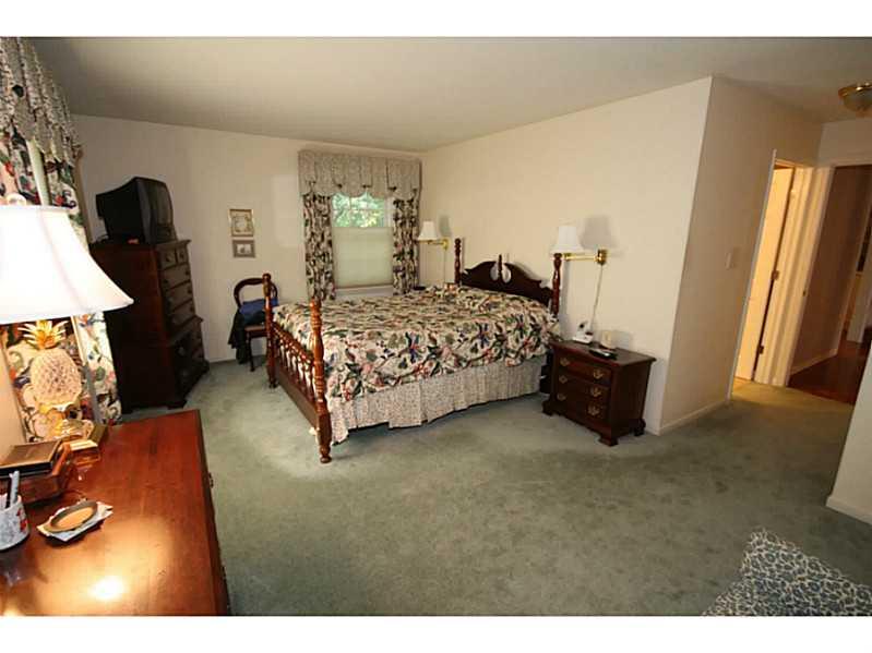 893 Rocky Ford Road Columbus, IN 47203 - Photo 10 of 24 Gallery Image 10