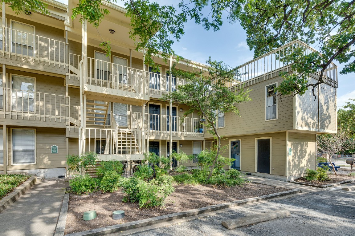202 East 45th Street, Unit 202 Austin, TX 78751 - Photo 28 of 29 View of apartment building / complex